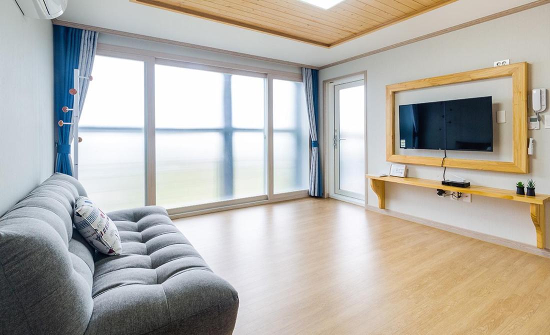 Donnaeko Pension Seogwipo Exteriör bild