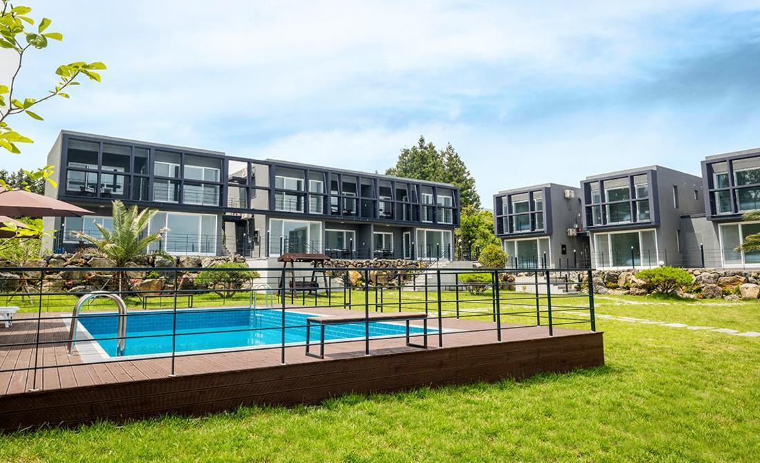 Donnaeko Pension Seogwipo Exteriör bild
