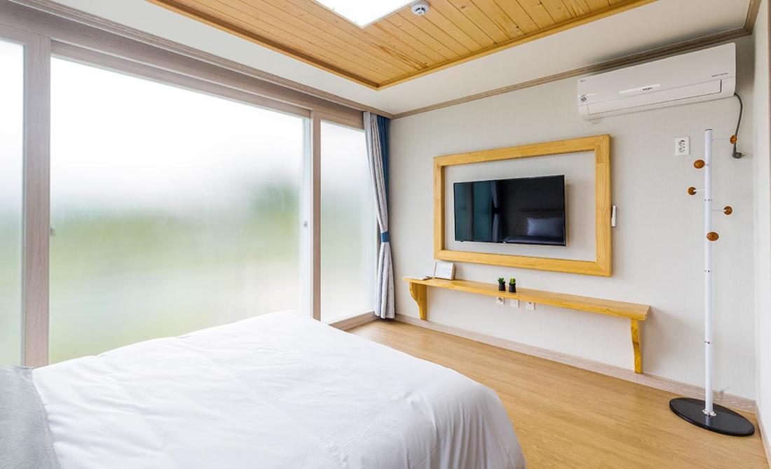 Donnaeko Pension Seogwipo Rum bild
